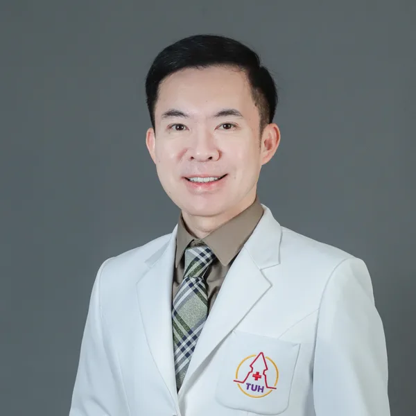 รศ.นพ.Woranart Tattiyakul