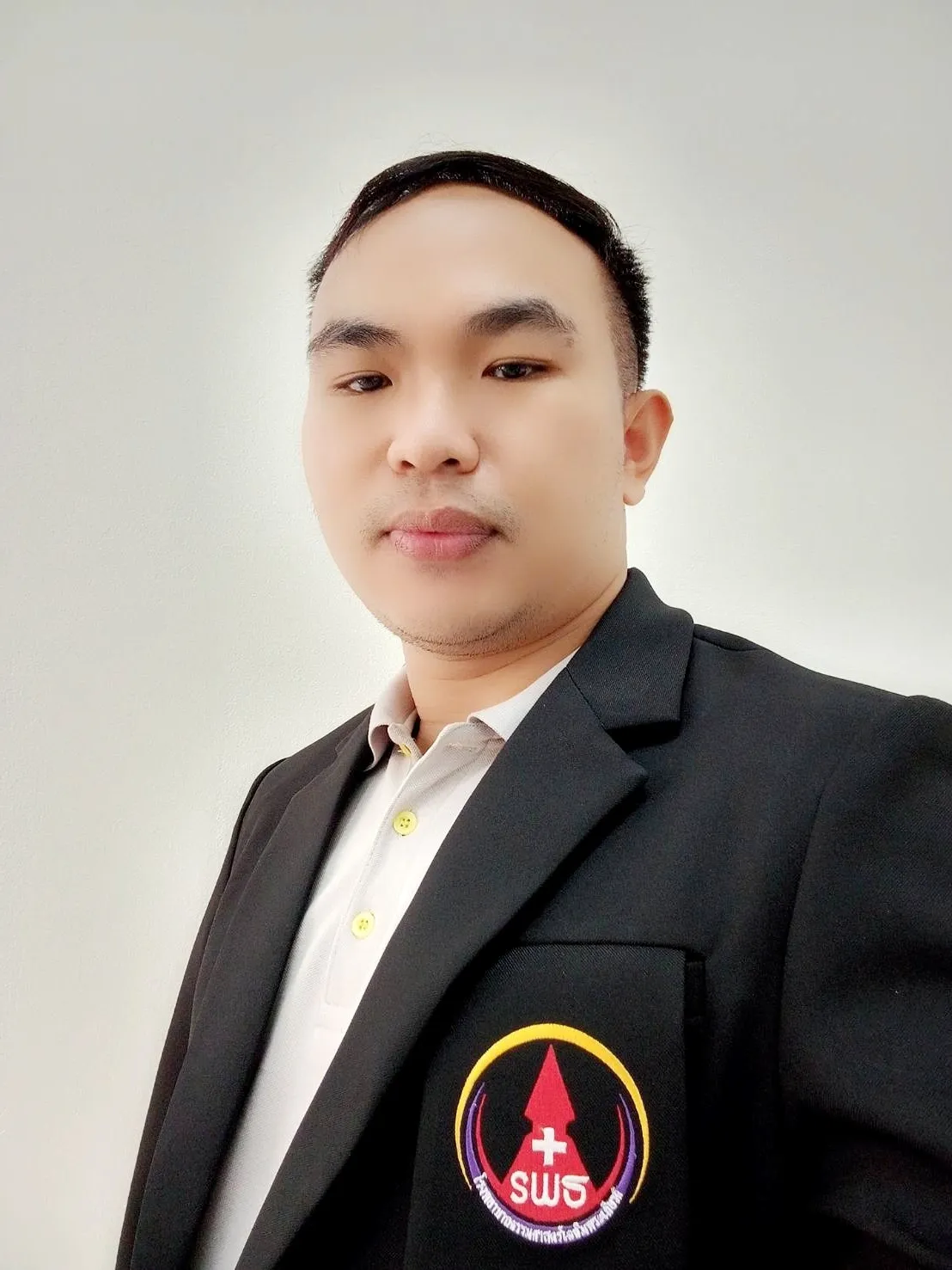 นายธีรสิทธิ์ ตั้งธีระนพคุณ