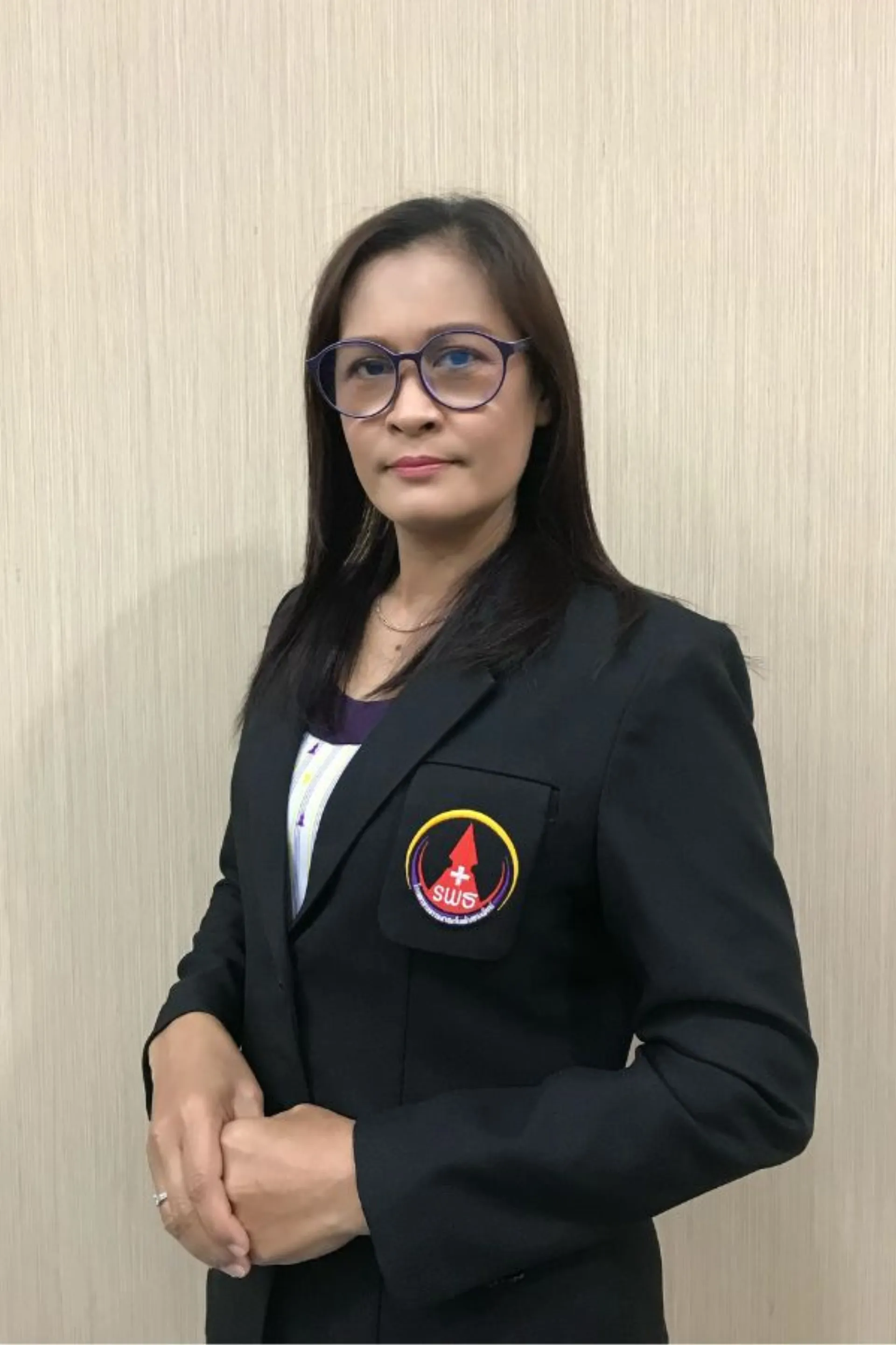 นางยุพิน เจริญศักดิ์