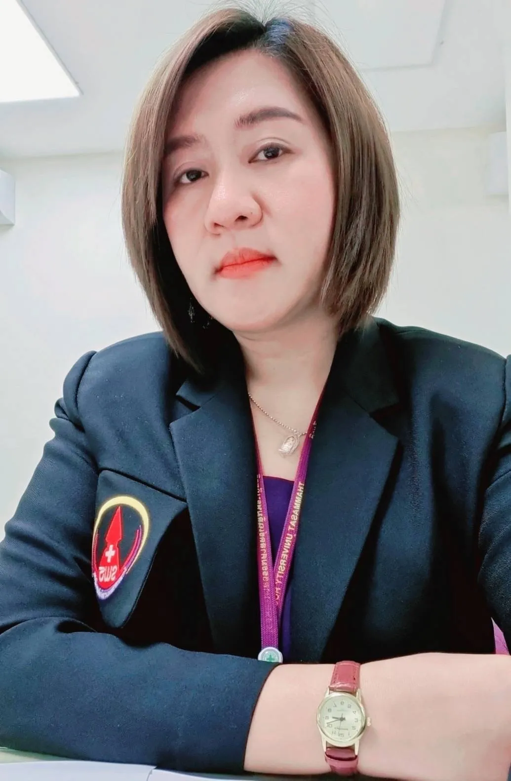 นางนิษฐา ชมชื่น