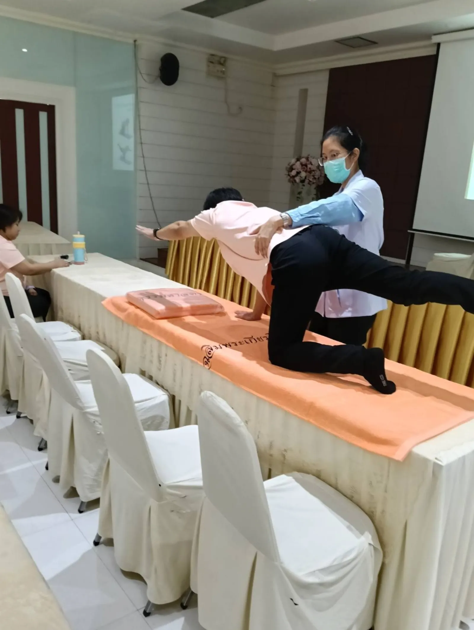 โครงการ ทำงานเป็นสุข ปลอดภัย ห่างไกลโรคจากการทำงานของบุคลากรฝ่ายสนับสนุนบริการ